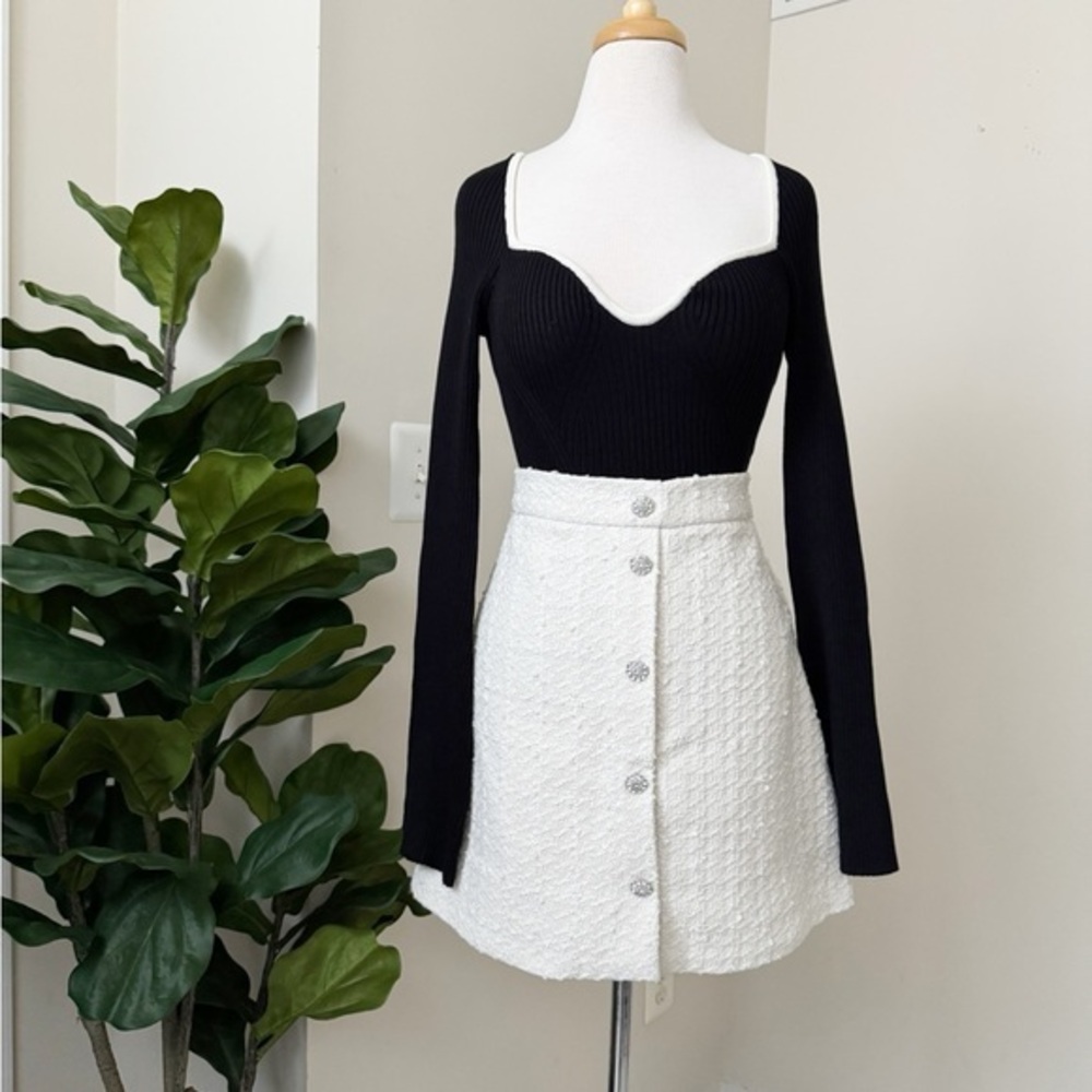 Black Ribbed Sweetheart Neck Sweater